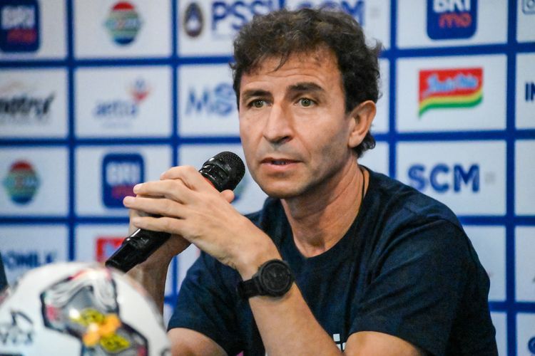 Luis Milla Mundur dari Kursi Pelatih Persib