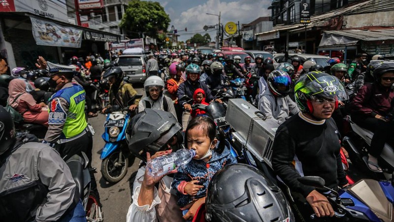 Macet Horor di Puncak Bogor Bikin Pusing, Semua Kendaraan Tidak Bergerak Sama Sekali