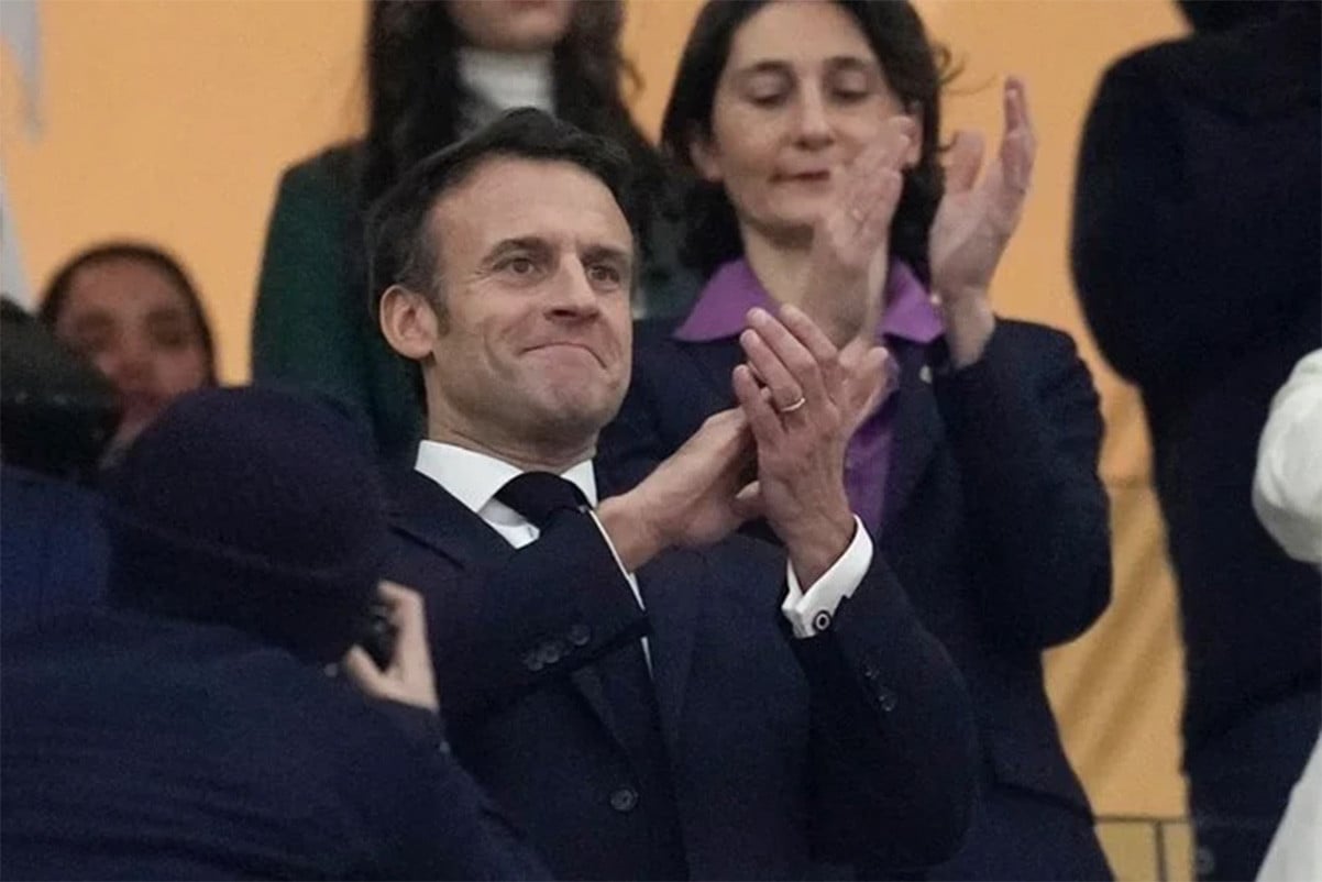 Macron Tegaskan Larangan Abaya di Prancis Berlaku Tanpa Kompromi