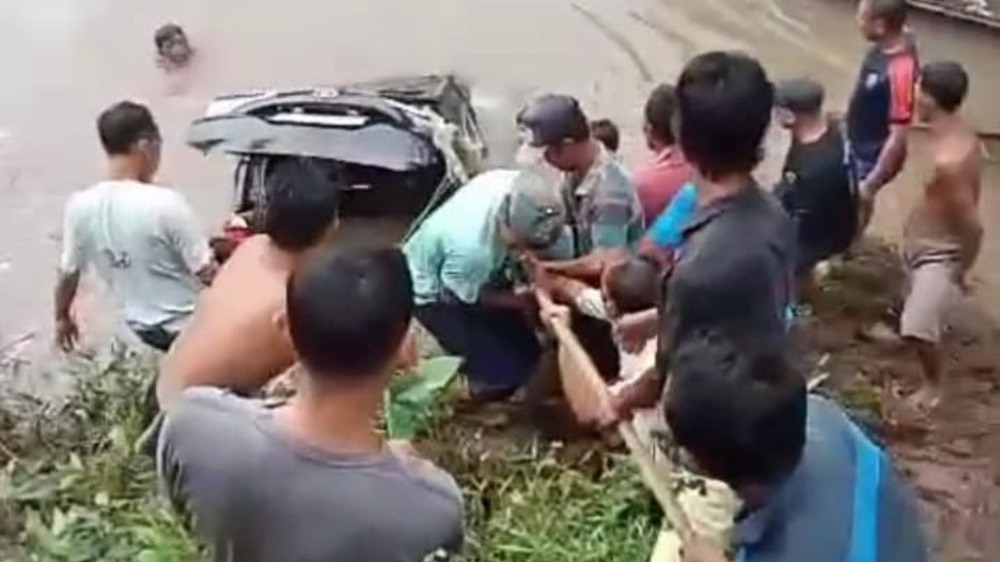 Mobil Terjun ke Sungai di Musi Rawas, Empat Orang Tewas