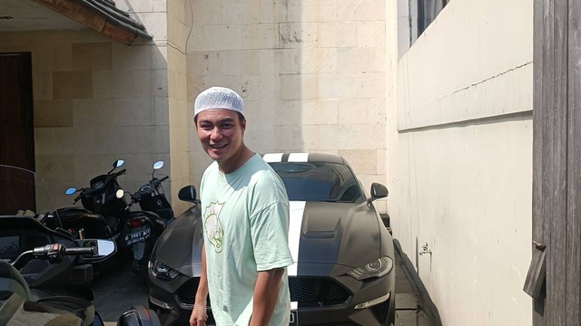 Mobil di Kantor Baim Wong Dibobol Maling, Kaca Belakang Dirusak