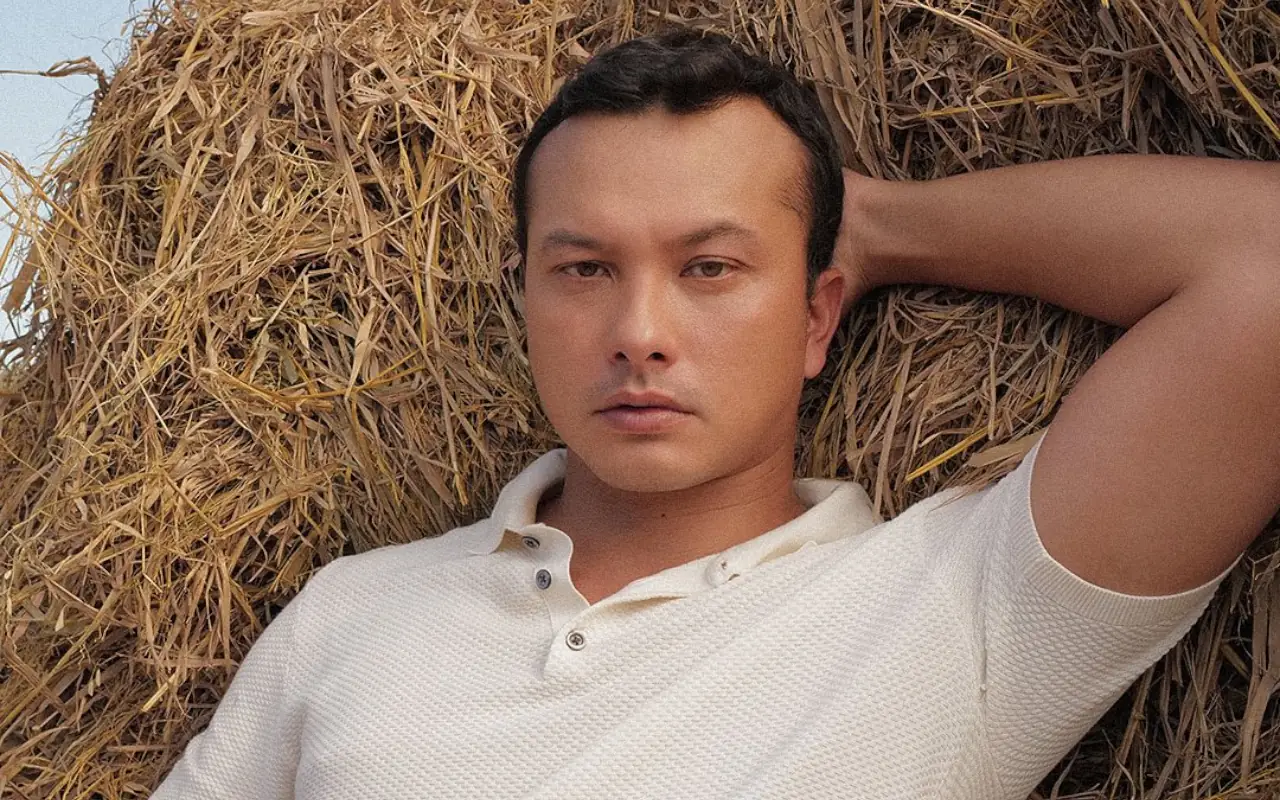 Nicholas Saputra Live Instagram Tapi Diam Doang, Penontonnya Tembus 10 Ribu : Kayak Dihipnotis Online