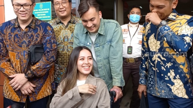 Nikita Mirzani Sindir Lady Nayoan Umbar Kesedihan di Konten Youtube: Dibayar Berapa Sih Lu