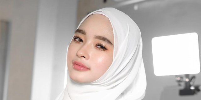 Nimbrung Di Akun Gosip, Inara Rusli Bela Diri Usai Sikap Ketus Saat Live Jadi Bahan Omongan