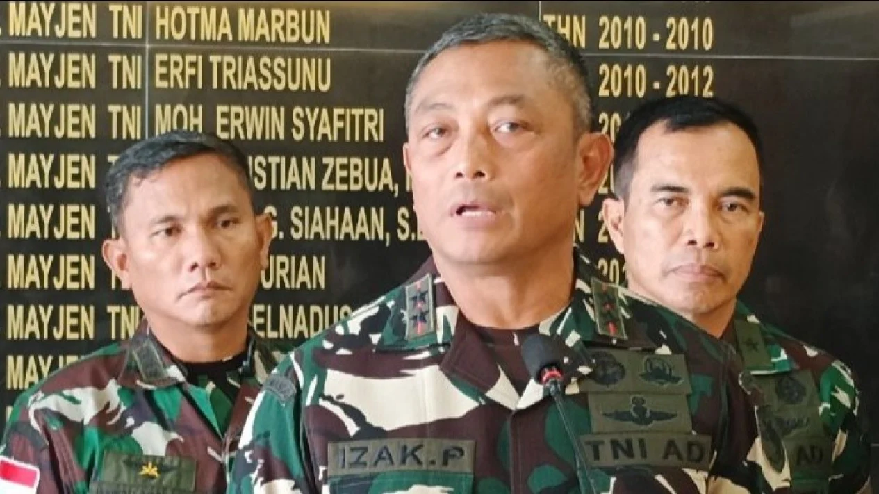 Oknum Prajurit TNI Menyiksa Anggota KKB Papua, Mayjen TNI Izak Pangemanan Langsung Marah Besar: Ini Buruk