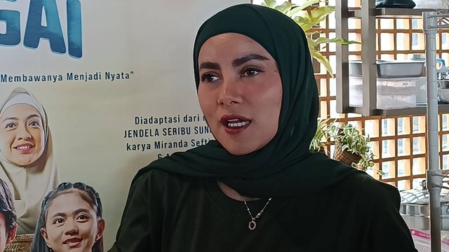 Olla Ramlan dan Agla Artalidia Ungkap Sulitnya Syuting Jendela Seribu Sungai