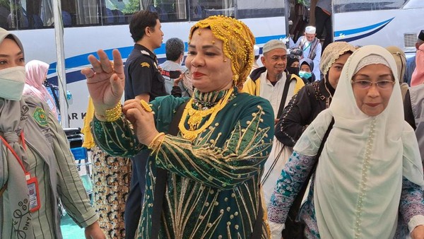 Pamer Emas Pulang Haji, Suarnati Jemaah Haji Asal Makassar Dipanggil Bea Cukai, Diminta Bayar Pajak