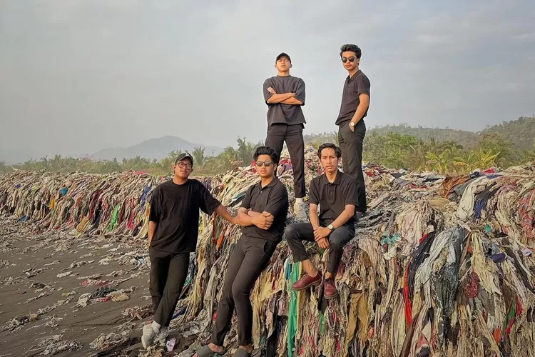 Pandawara Group Ingin Bersihkan Pantai Loji yang Kotor, Tapi Ditolak Kades