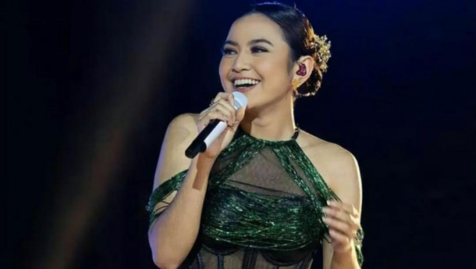 Panggung Berdekatan Respons Mahalini Saat Penonton Sepi gara gara Pindah Menonton Sheila On 7 Jadi Sorotan