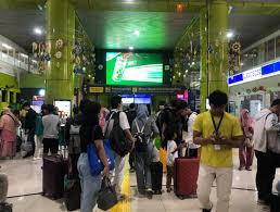 Pemudik Ketinggalan Barang di Stasiun Tawang Bank Senilai Rp 510.000.000, Ditemukan Petugas KAI Jujur
