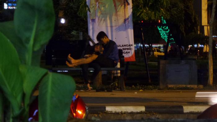 Pengakuan Warga Sejoli Ciuman di Taman Kota Malang : Sering Malam malam