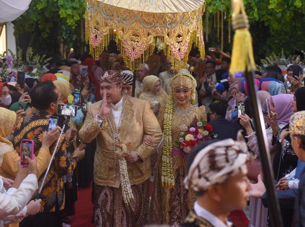 Pernikahan Viral di Sukabumi, Mahar 2 Mobil Mewah dan Rumah Rp 1,5 Miliar