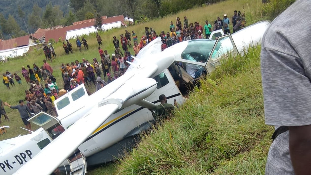 Pesawat Daby Air Tabrak Bukit saat Mendarat di Intan Jaya, Papua Tengah