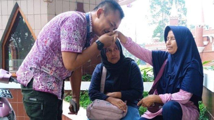 Petugas Keamanan Bentak PKL Perempuan Tua Hingga Menangis, Manajemen TMII Angkat Bicara