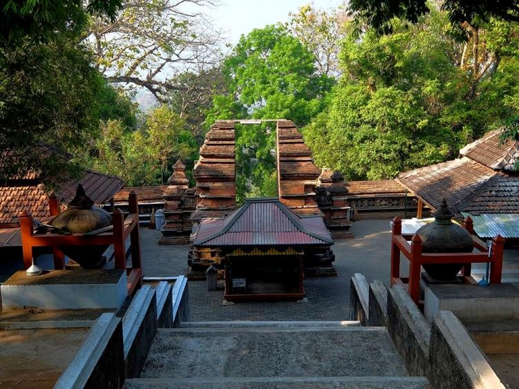 Peziarah Mengeluh Tarif Makam Raja Imogiri Mahal, Wedana Puroloyo Bersuara