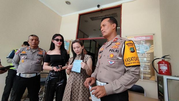 Polisi Akhirnya Tilang Zoe Levana, Klasifikasinya Buat Netizen Geram 