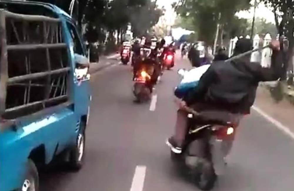 Polisi Tanggapi Video Viral Gerombolan Bermotor Acungkan Sajam di Puncak Bogor