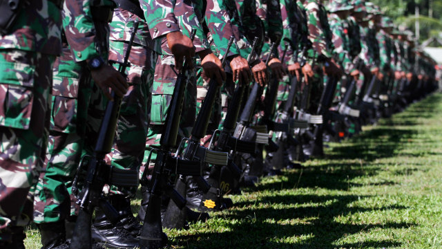 Prajurit TNI Ramai ramai Datangi Polrestabes Medan