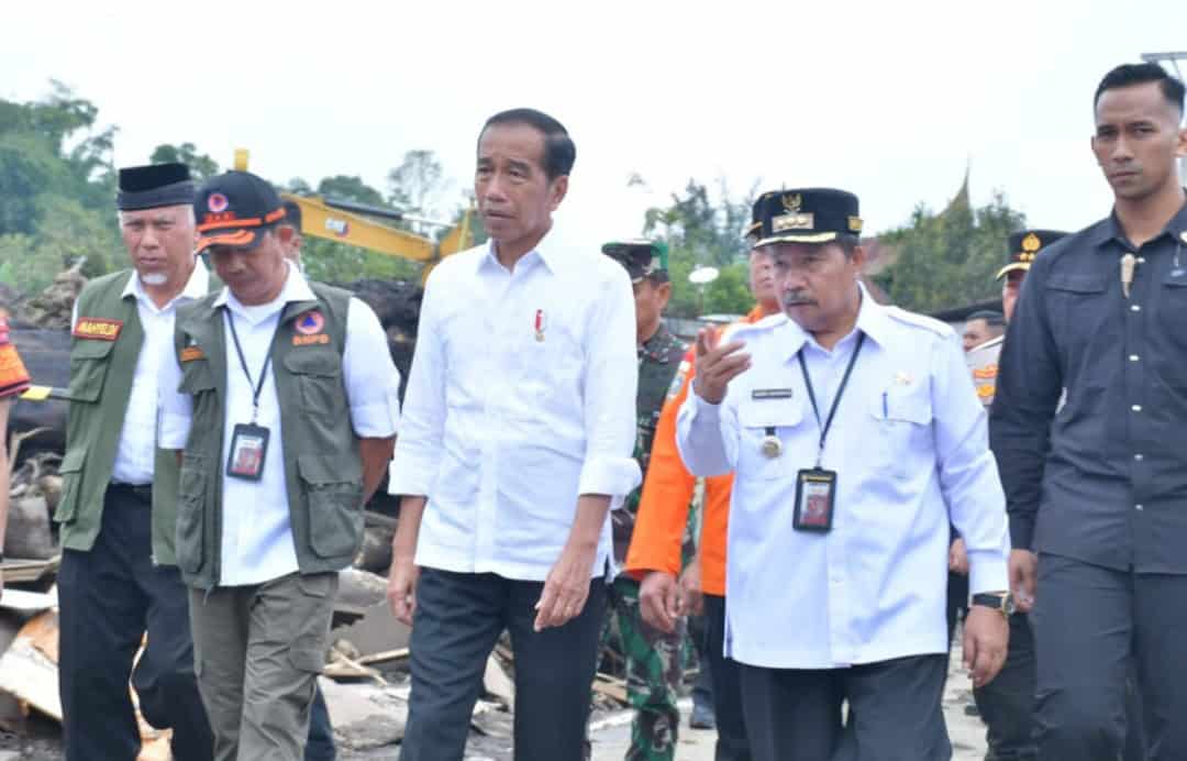 Presiden Jokowi Tinjau Lokasi Bencana Banjir Lahar di Agam Sumbar