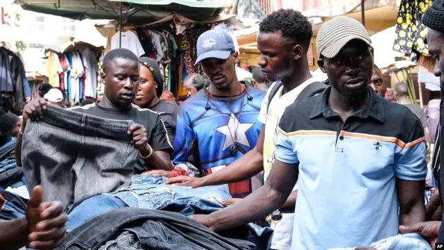 Presiden Uganda Larang Impor Pakaian Bekas dari Barat, Sebut Bekas Orang Meninggal