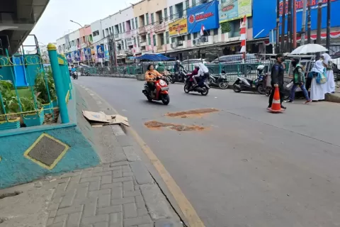 Pria Lompat dari Flyover Ciputat Tangsel Diduga Bunuh Diri