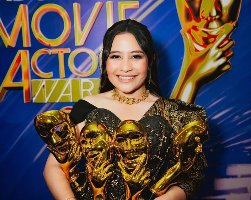 Prilly Latuconsina Borong Empat Penghargaan Piala IMAA Awards 2023 di Jakarta