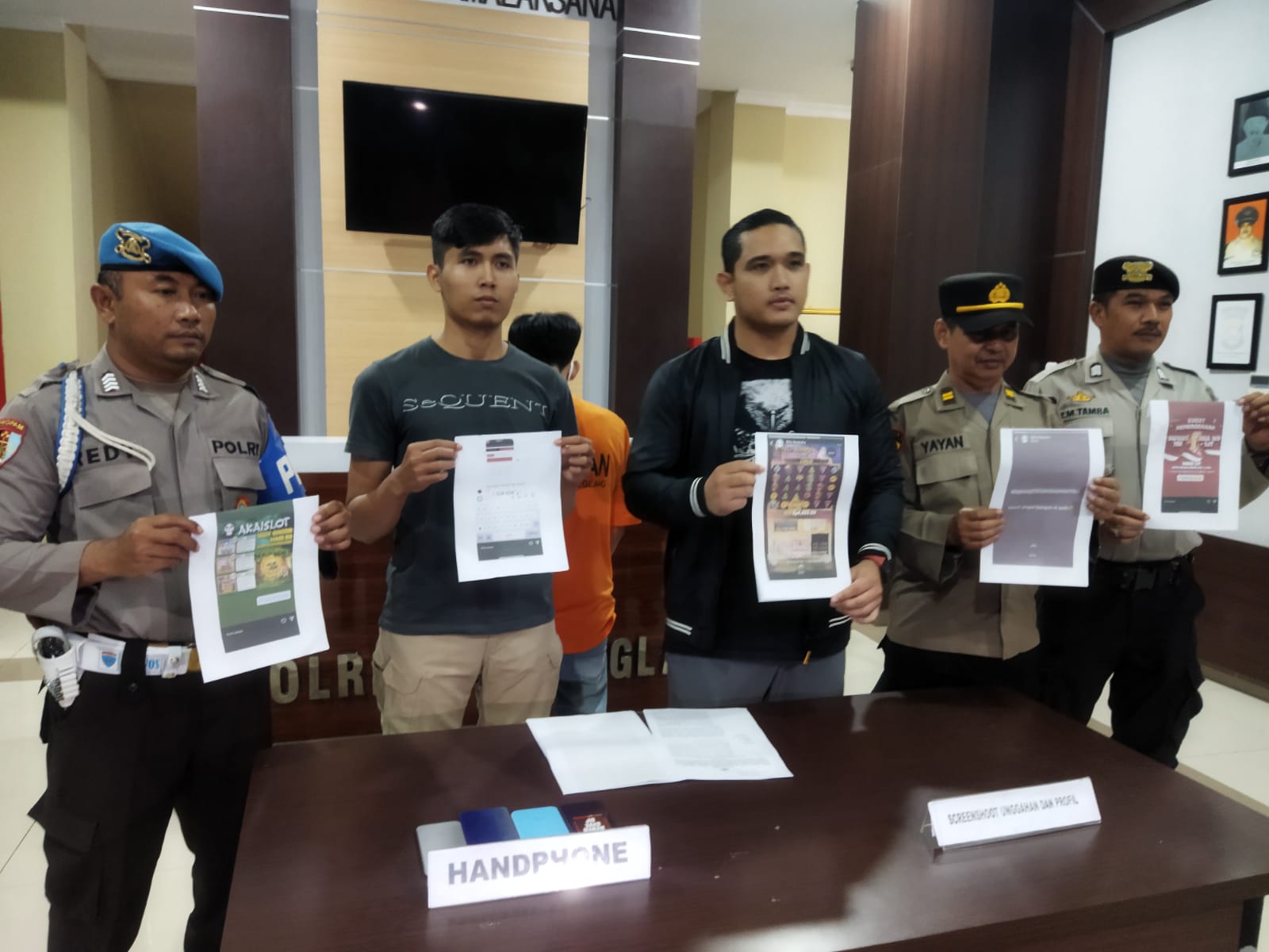 Promosikan Situs Judi Online 4 Selebgram di Pandeglang Ditangkap Polisi