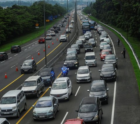 Puncak Arus Balik Lebaran, Pengendara Mulai Padati Jalur Arteri Kalimalang 