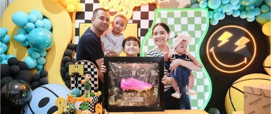 Rafathar Dapat Kado Sepatu Eksklusif Darwin Nunez Liverpool, Netizen Langsung Sorot Harga