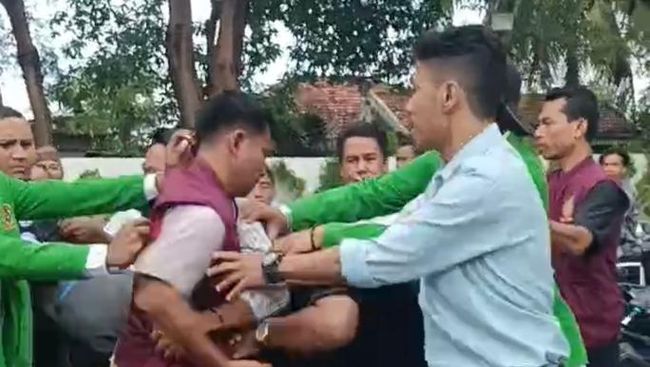 Rektor UMB Dipolisikan Buntut Dosen Pukul Mahasiswa di Bima : Saat Di Luar Kampus Rambut Saya Dijambak 