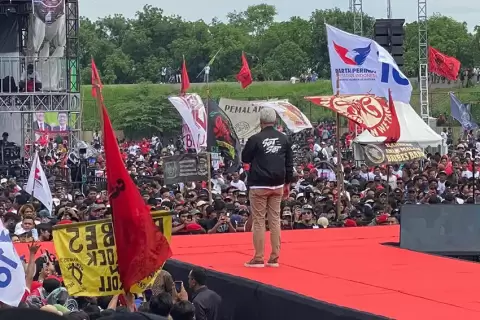 Ricuh Kampanye Ganjar Mahfud di Cirebon Berujung Tawuran Warga