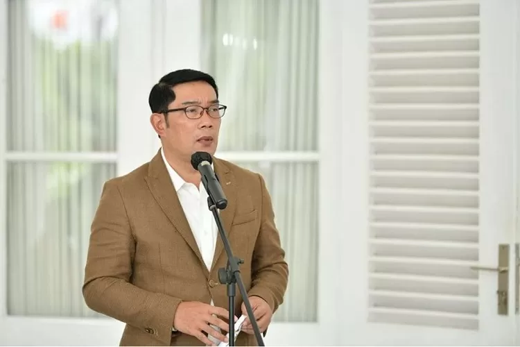 Ridwan Kamil Sorot Momen Pingsan dan Jatuh di Depan Mayor Teddy Jadi Tutorial Estetik, Bikin Para Seleb Ngakak