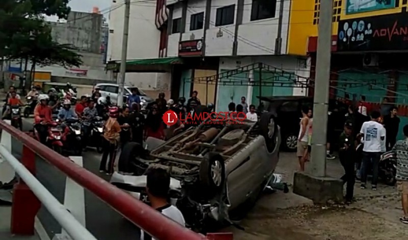 Rombongan Pelajar Al Kautsar Kecelakaan di Tol Lampung: 1 Meninggal, 9 Luka luka