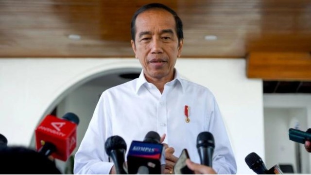 Saat Jokowi Pamerkan Artikel Financial Times: Indonesia Builds Superpower Dreams