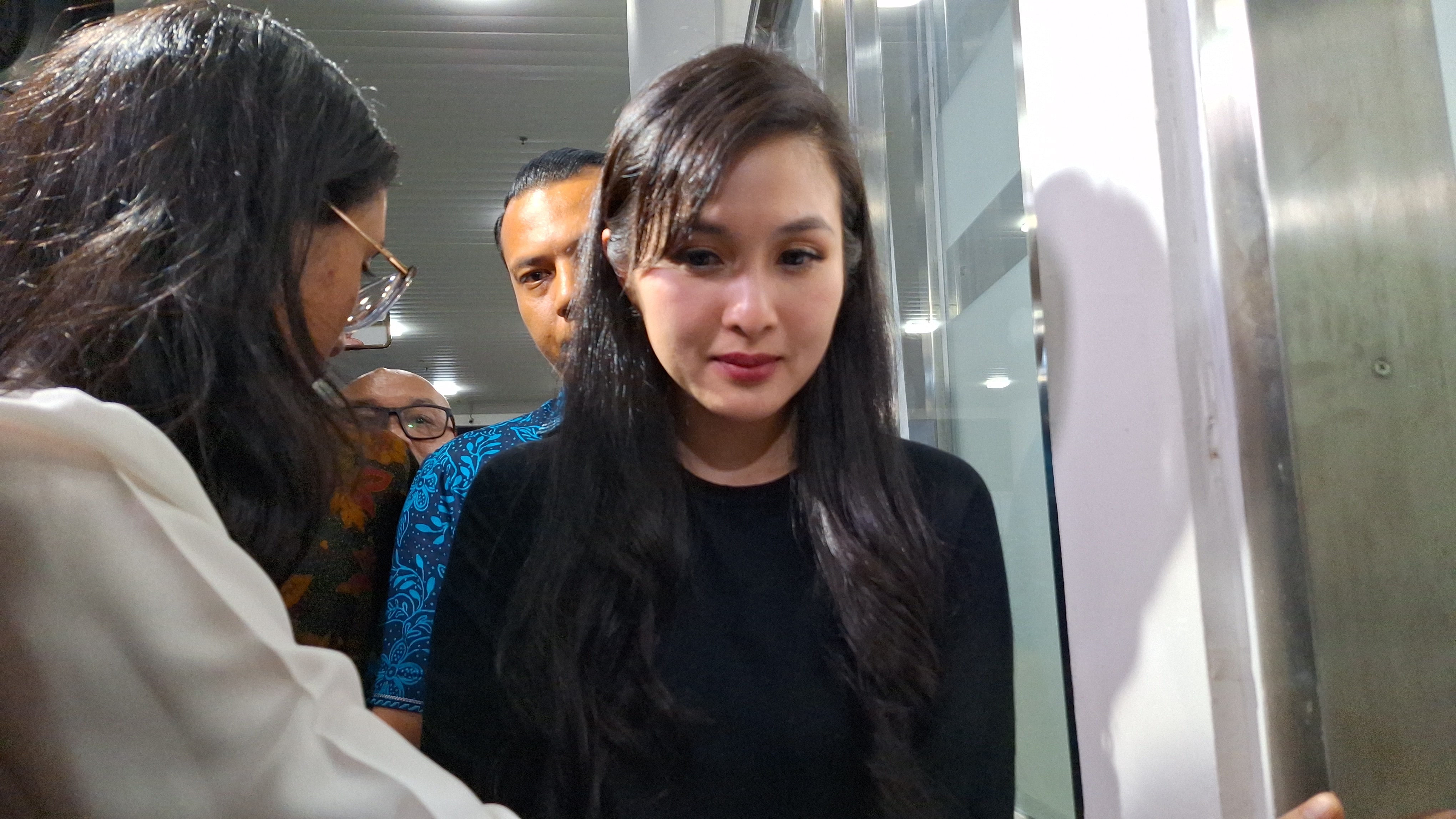 Sandra Dewi Disebut Jadi Tersangka, Kapuspen Kejagung Malah Belum Dapat Info 