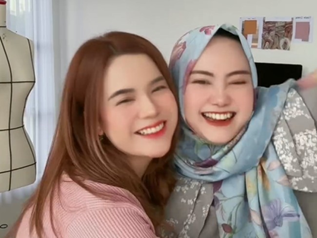 Sinta dan Jojo Buat Video Yang Sedang Viral di Tiktok, Netizen : Jadi Inget Keong Racun 