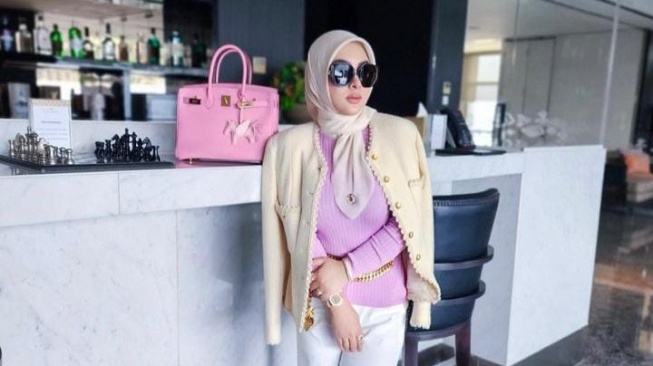 Syahrini Pamer Dua Sepatu Hermes Terbaru Hidupnya Disebut Netizen Makin Berkah