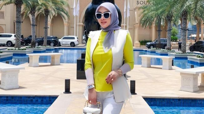 Syahrini Pamer Dua Sepatu Hermes Terbaru Hidupnya Disebut Netizen Makin Berkah