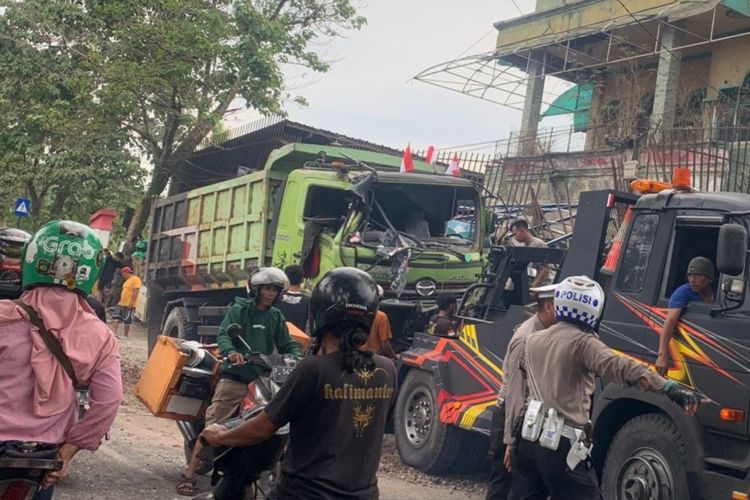 Tabrakan Beruntun 6 Kendaraan di Cianjur, Seorang Pengendara Sepeda Motor Tewas