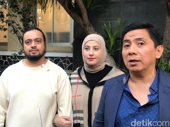 Tasyi Athasyia dan Suami Jalani Pemeriksaan Usai Laporkan Sejumlah Akun