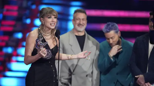 Taylor Swift Menang Banyak di MTV Video Music Awards 2023 Raih 9 Piala dari 11 Nominasi