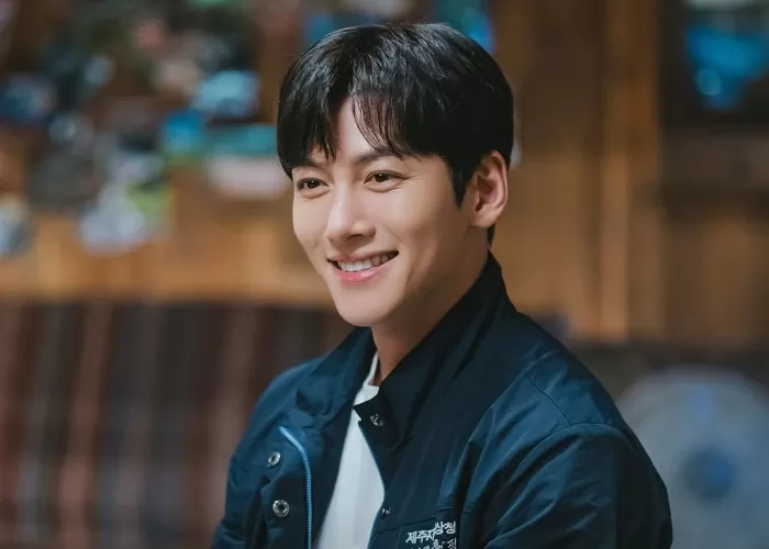 Terciduk Merokok dalam Ruangan, Ji Chang Wook Sampaikan Penyesalan dan Minta Maaf 