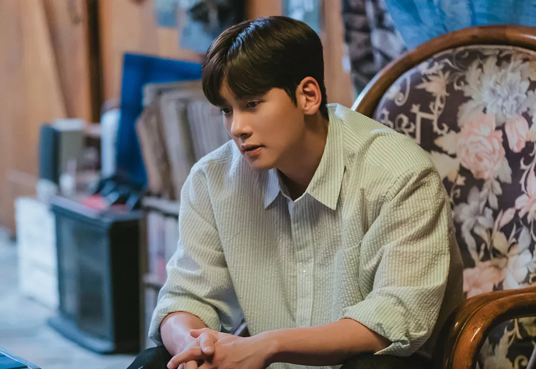 Terciduk Merokok dalam Ruangan, Ji Chang Wook Sampaikan Penyesalan dan Minta Maaf 