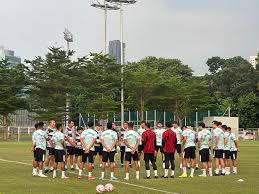 Timnas Indonesia Gelar Latihan Perdana di Lapangan Gelora Bung Karno, 18 Pemain Hadir 4 Belum Gabung