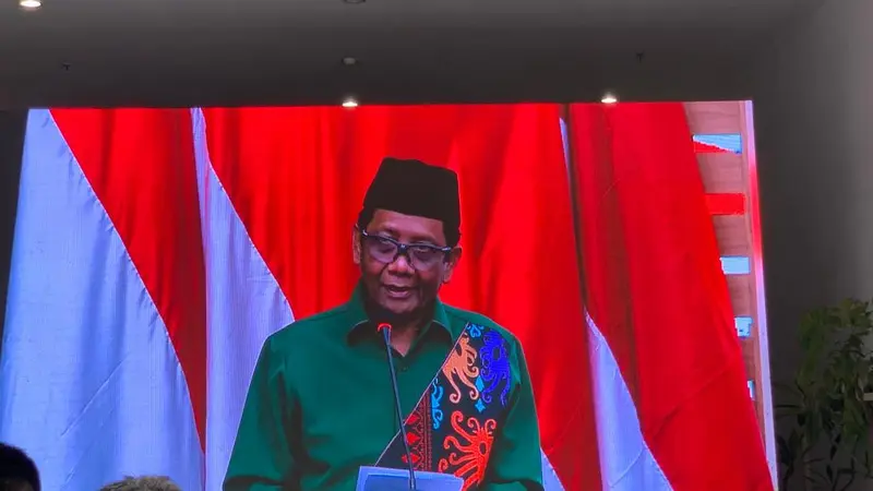 Tina Toon Sambut Mahfud Md jadi Bakal Cawapres Ganjar Pranowo dengan Beri Julukan GOFUD, Merasa Berada dalam Momen Bersejarah