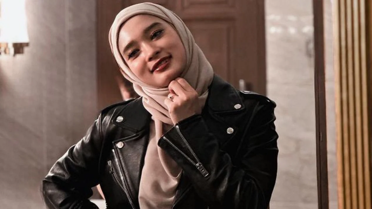 Usai Virgoun Ditangkap, Senyum Inara Rusli Jadi Sorotan! Netizen: Senyum Puas