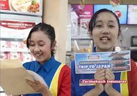 Vania Kasir Indomaret Viral Dapat Hadiah Trip ke Jepang