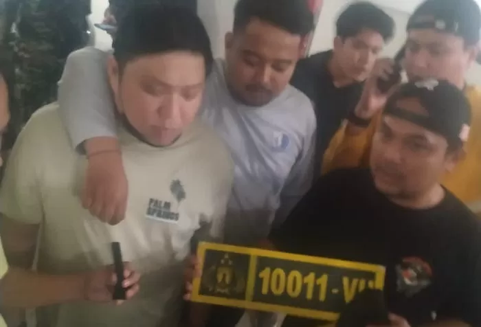 Viral Aksi Koboi Jalanan Terjadi di Jakbar, Terduga Pelaku Gunakan Plat Dinas Polri Diduga Palsu