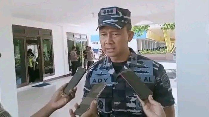 Viral Anggota TNI AL Maumere Hajar Penumpang Kapal hingga Muntah Darah