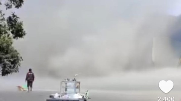 Viral Angin Tornado Muncul di Lautan Pasir Wisata Gunung Bromo, Wisatawan Harap Waspada